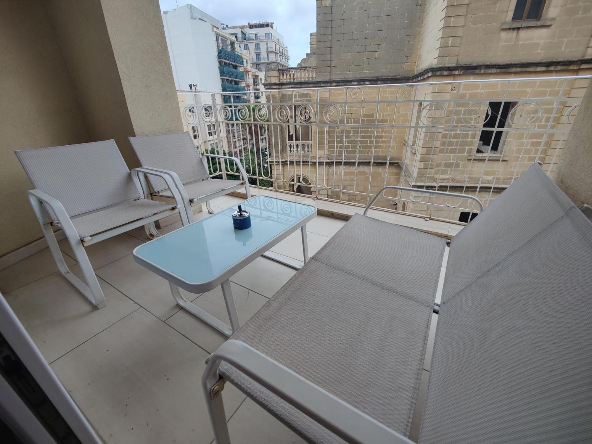 Central Modern Sliema 2 Bedroom Apartment Εξωτερικό φωτογραφία